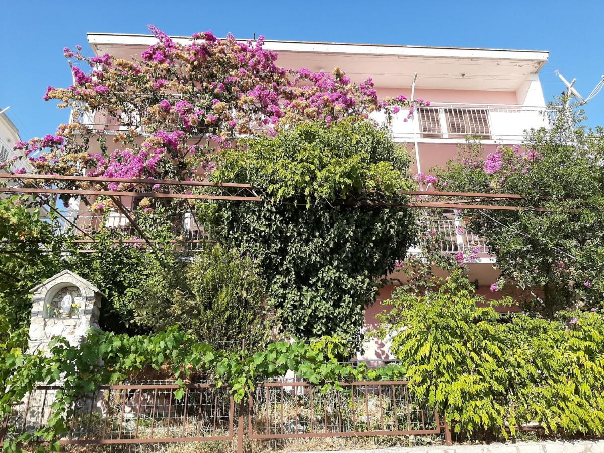 Apartments Tina Omiš Exterior foto